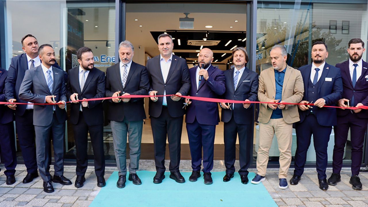 CW Enerji'nin Bursa'daki plus bayisi açıldı