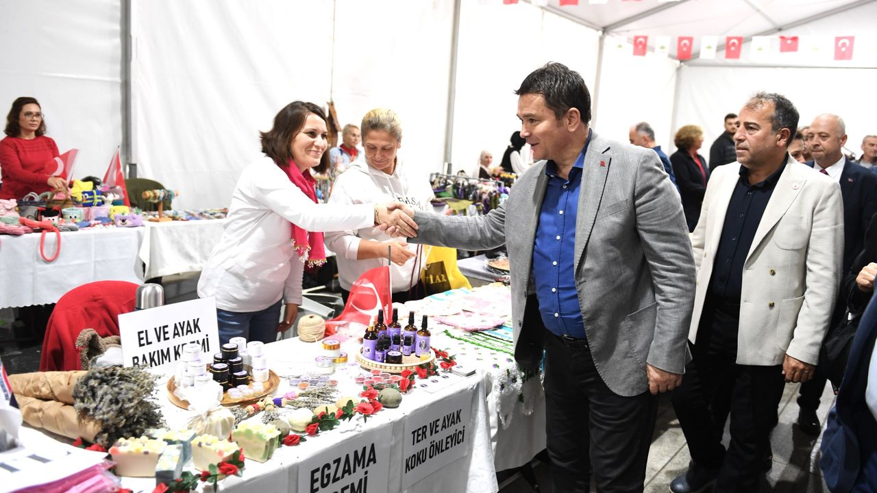 Üreten kadınlar Cumhuriyet için bir araya geldi