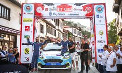 Dünyadaki ilk ve tek engelli kadın ralli pilotundan çifte podyum