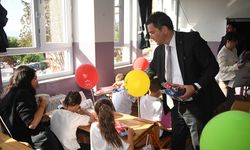 Başkan Erkan Aydın’dan öğrencilere ilk ders sürprizi