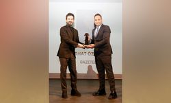 Ferhat Özkaner ödülünü aldı