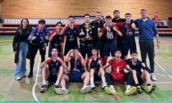 Gökkuşağı Koleji futsalda zirvede