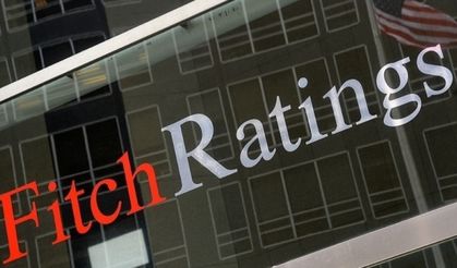 Fitch, ABD'nin uzun vadeli kredi notunu düşürdü