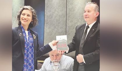 İrman’ın  kitabı hediye edildi