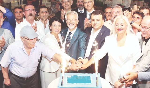 Nilüfer ailesi 36. yaşını kutladı