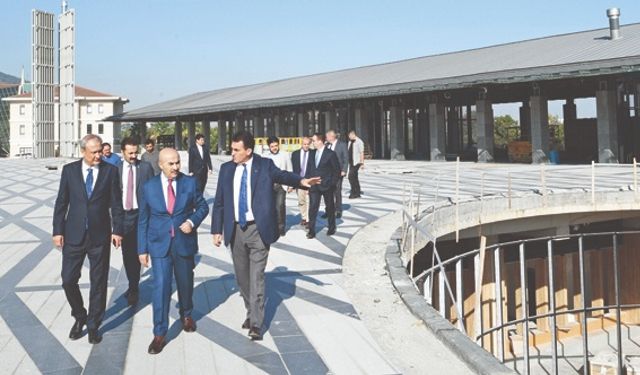 Vali Demirtaş, Osmangazi Meydanı’nı inceledi