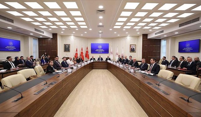 Asgari ücret 22 bin 104 TL oldu