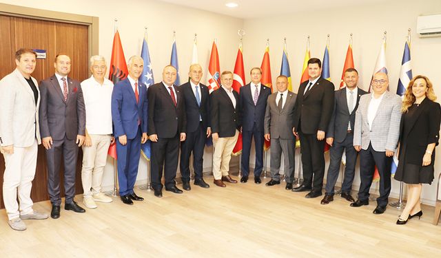 BALKANTÜRKSİAD İYİ Parti heyetini ağırladı