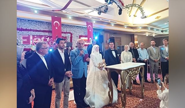 İhsan Aydın kızını evlendirdi