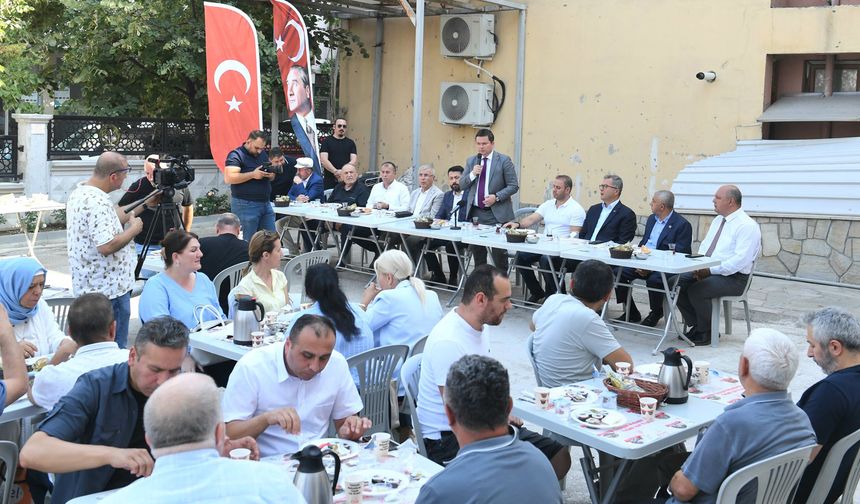 Başkan Aydın Halkın Dertlerini Dinleyerek Çözümler Üretiyor