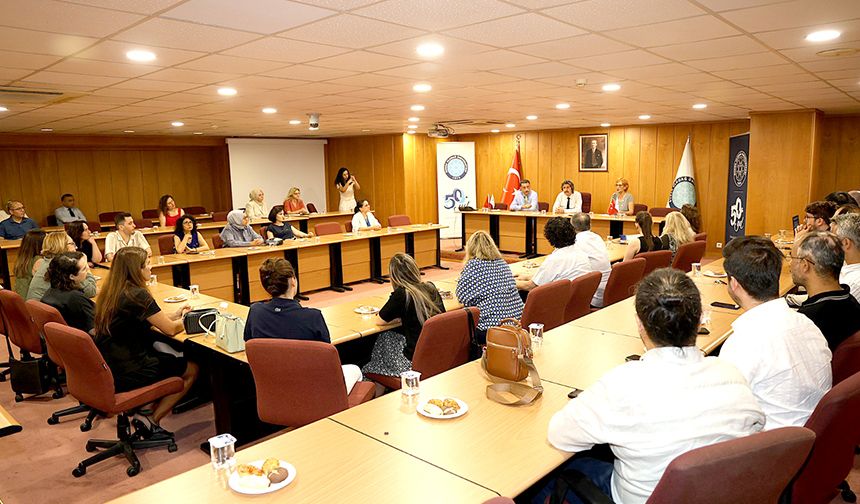 Başarılı akademisyenler onurlandırıldı