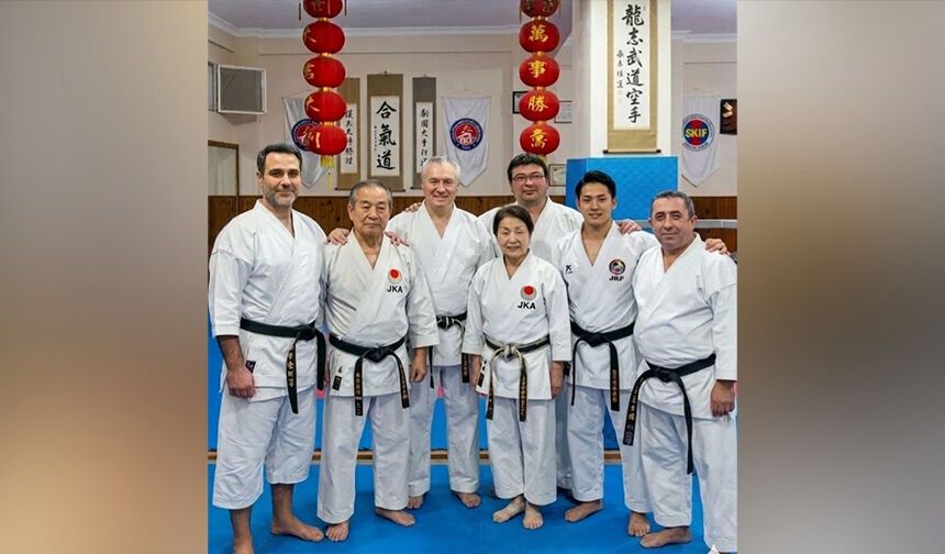 Enver Akasoy ve arkadaşlarından dikkat çeken kare