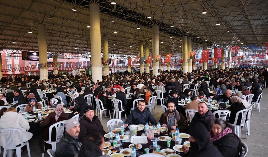 Bursa'da Ramazan'ın bereketi paylaştıkça çoğaldı